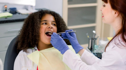 child-dental-patient-during-dental-exam